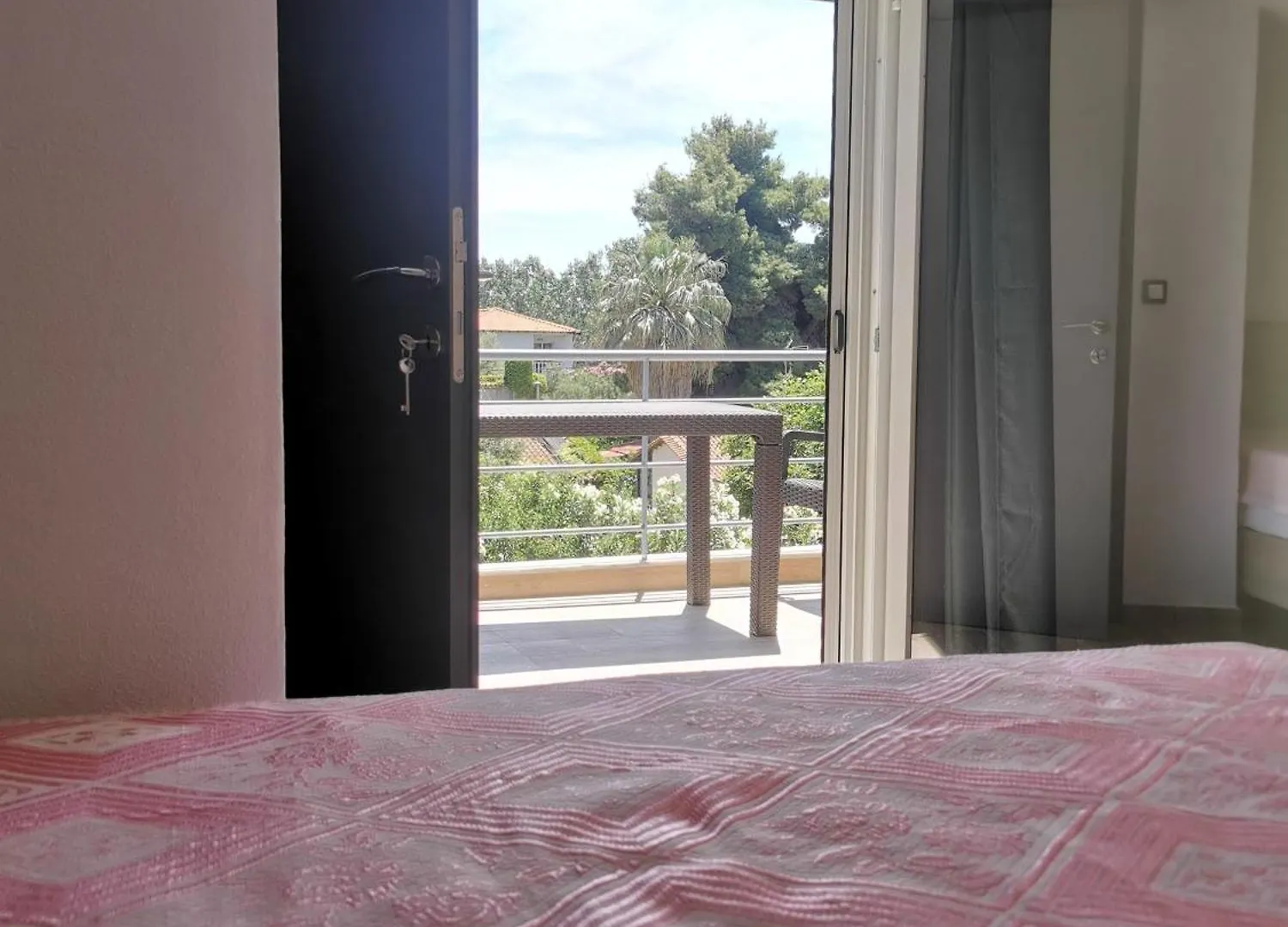 Irinishouse 5 Daire Toroni 0*,